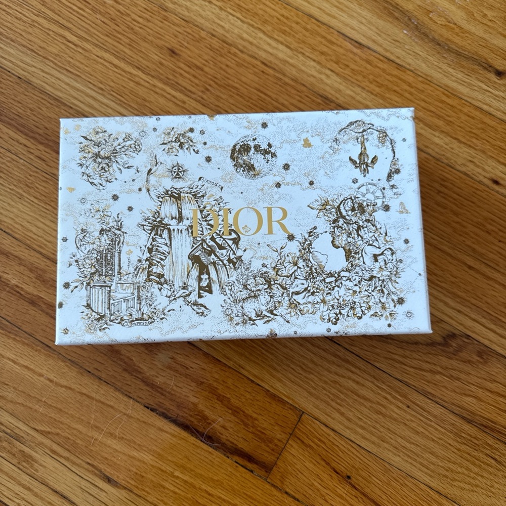 Dior box